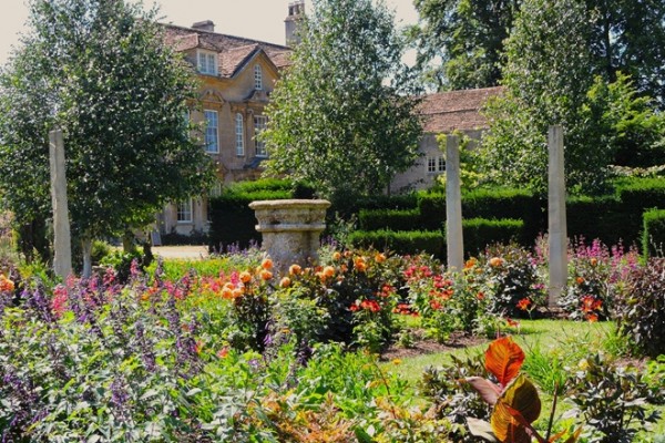 The Courts Garden