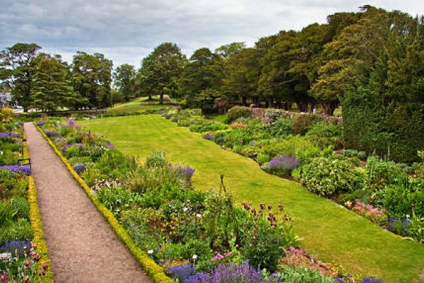 Dirleton Castle and Gardens