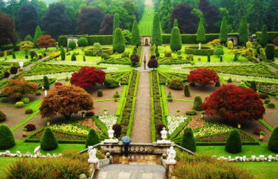 Drummond Castle Gardens