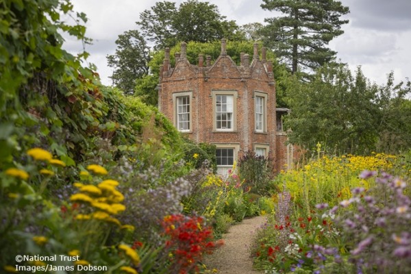 Melford Hall Garden