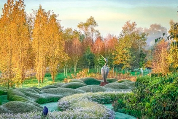 Sculpture by the Lakes - Garden