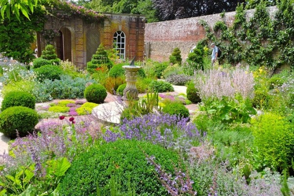 Woolbeding Garden