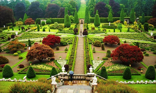 drummond-castle-gardens