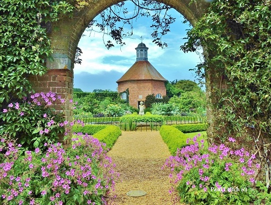 felbrigg-walled-garden